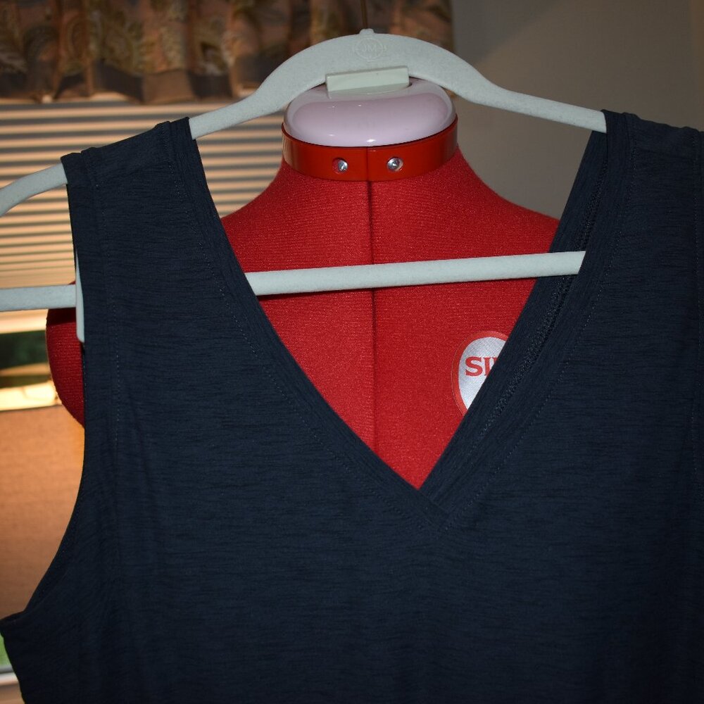 jumpsuit - Picture 3 of 8